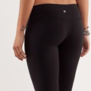 Lululemon Black Wonder Under Crop legging Size 4
